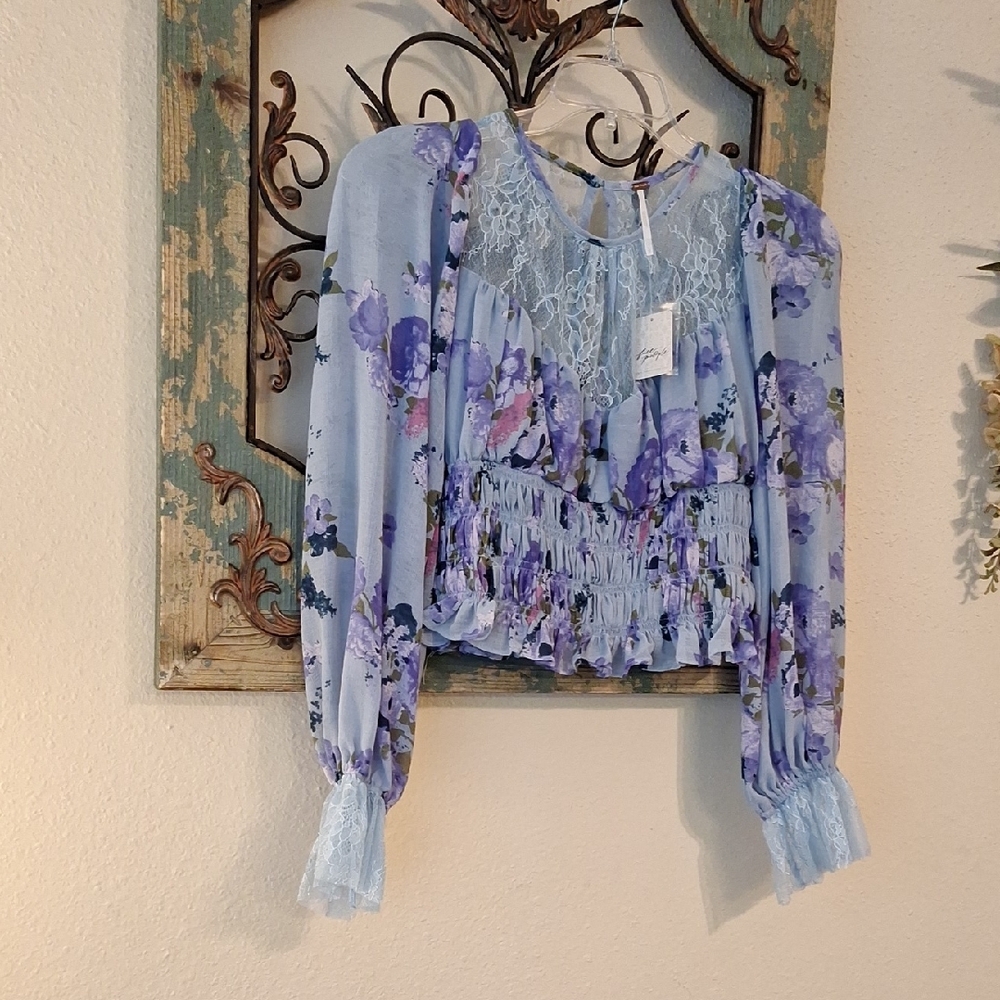 Free People Blue Floral Lace Blouse. Excellent Condition NWT Size Small - Picture 7 of 15